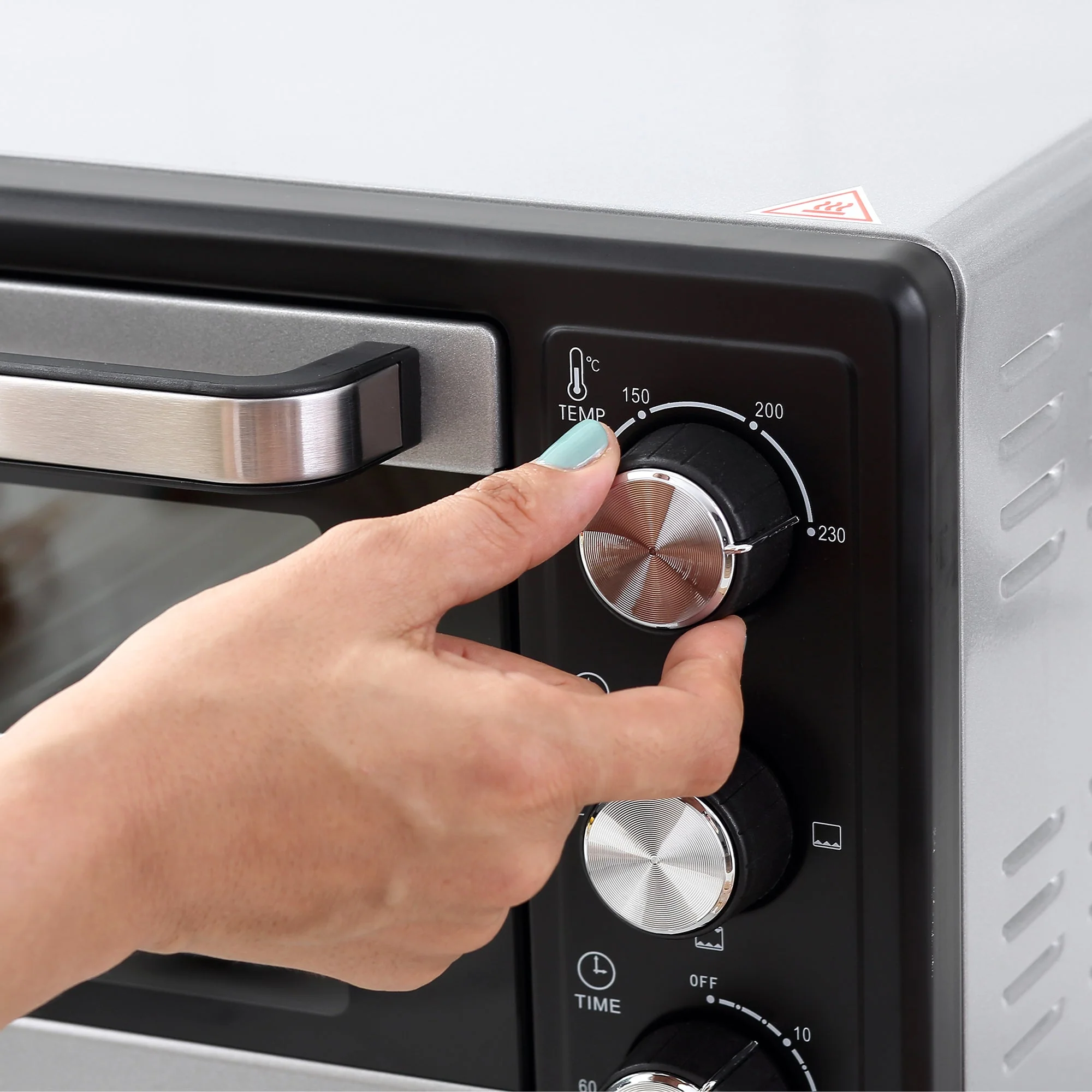 16L 230C Mini Oven With Timer Silver & Black - Image 8