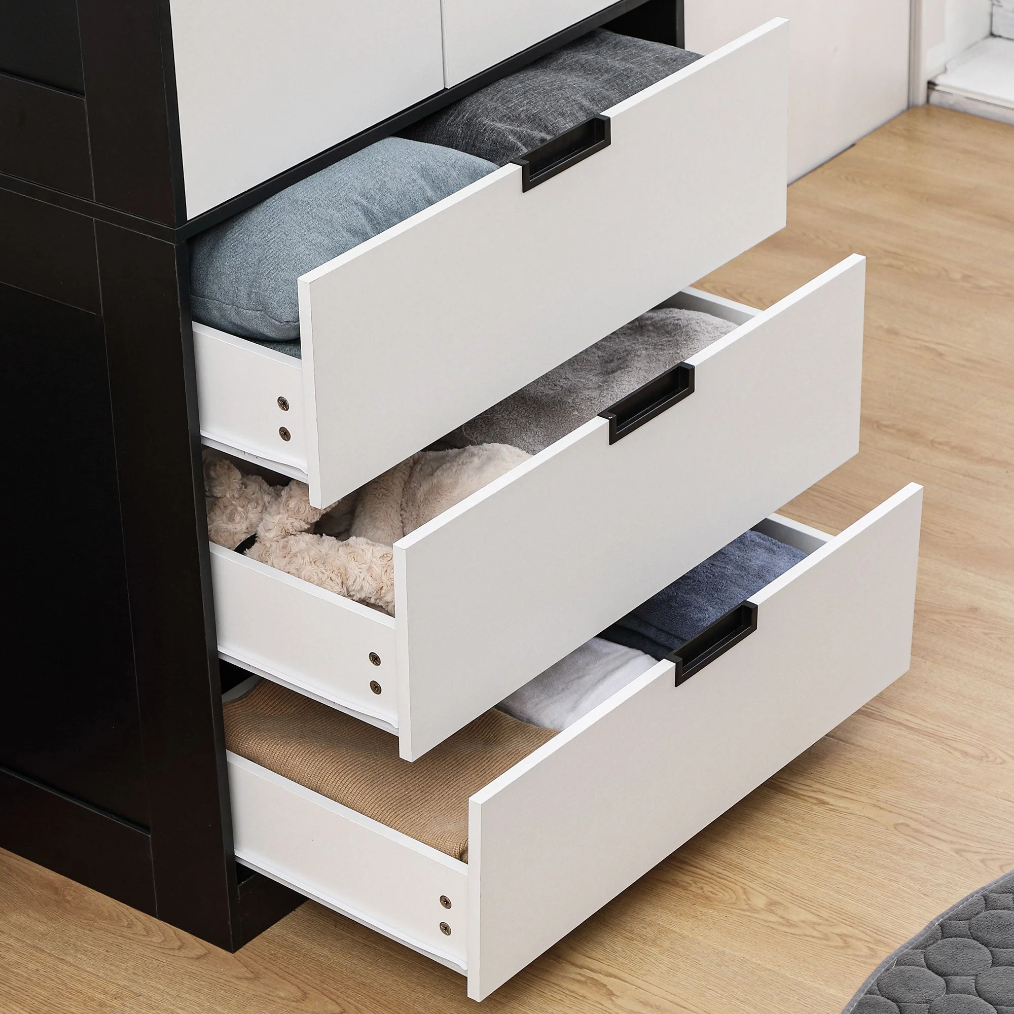 2 Door Wardrobe - Image 7