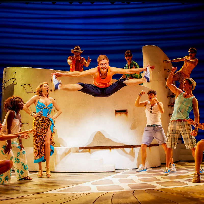 3 Star Overnight Stay and Theatre Package - Gift Experience for Two - Image 3