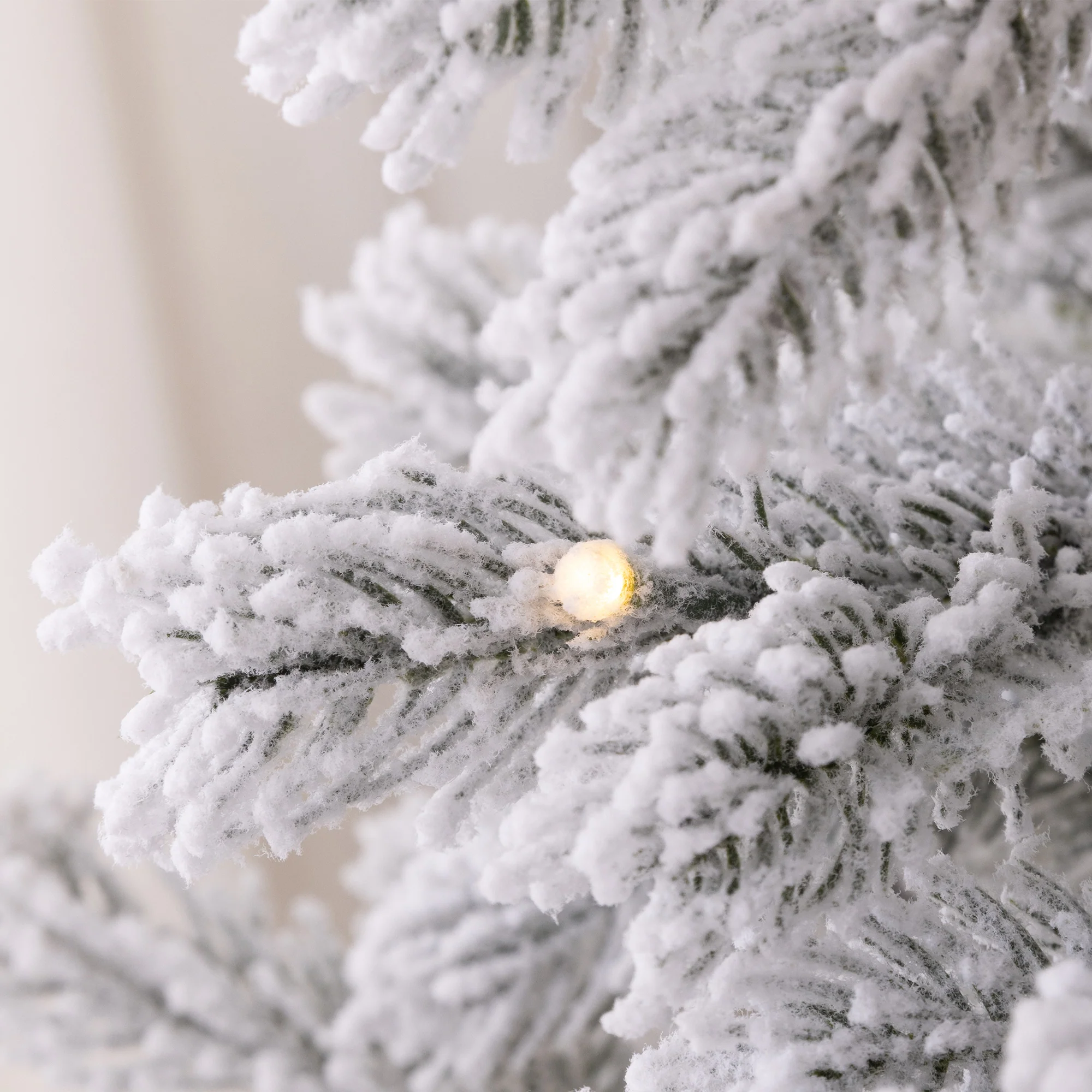 5ft Christmas Tree Artificial - White Frosted Green with LED Lights Warm White 931 Tips - Image 9