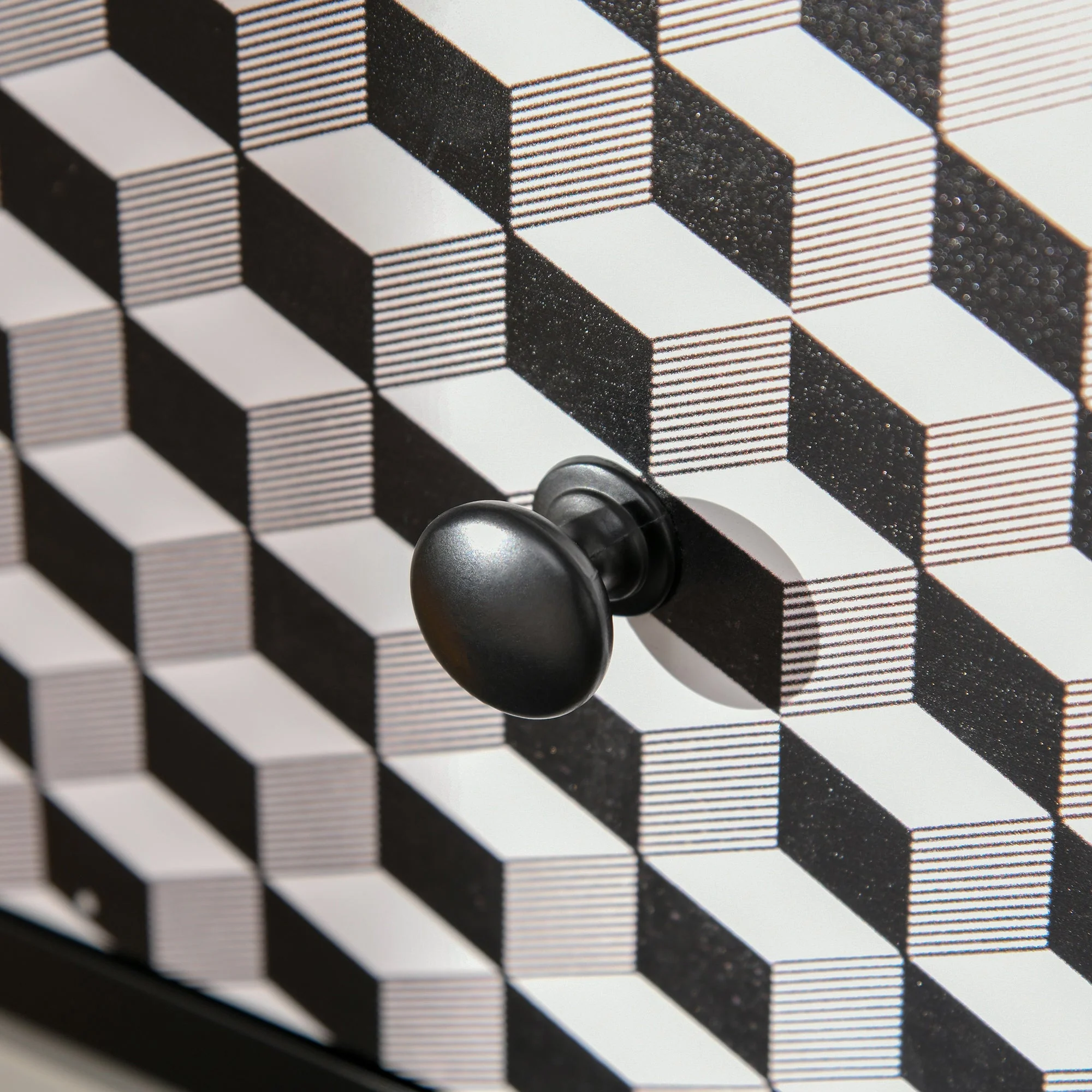 Chest of Drawers - Image 7