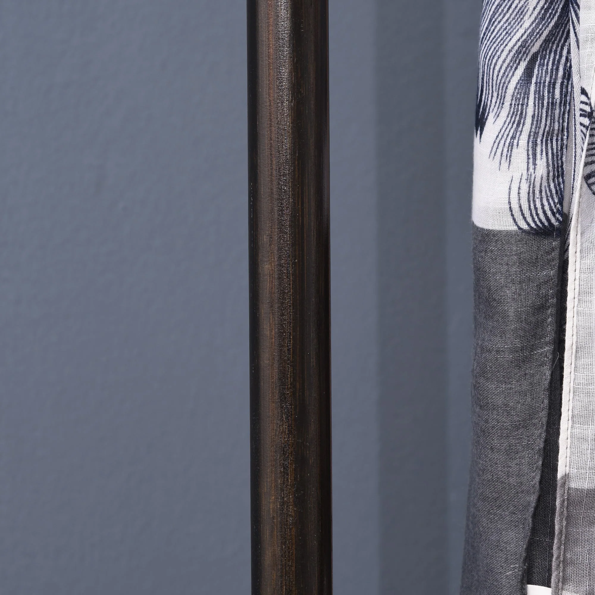 Clothes Rail - Image 9