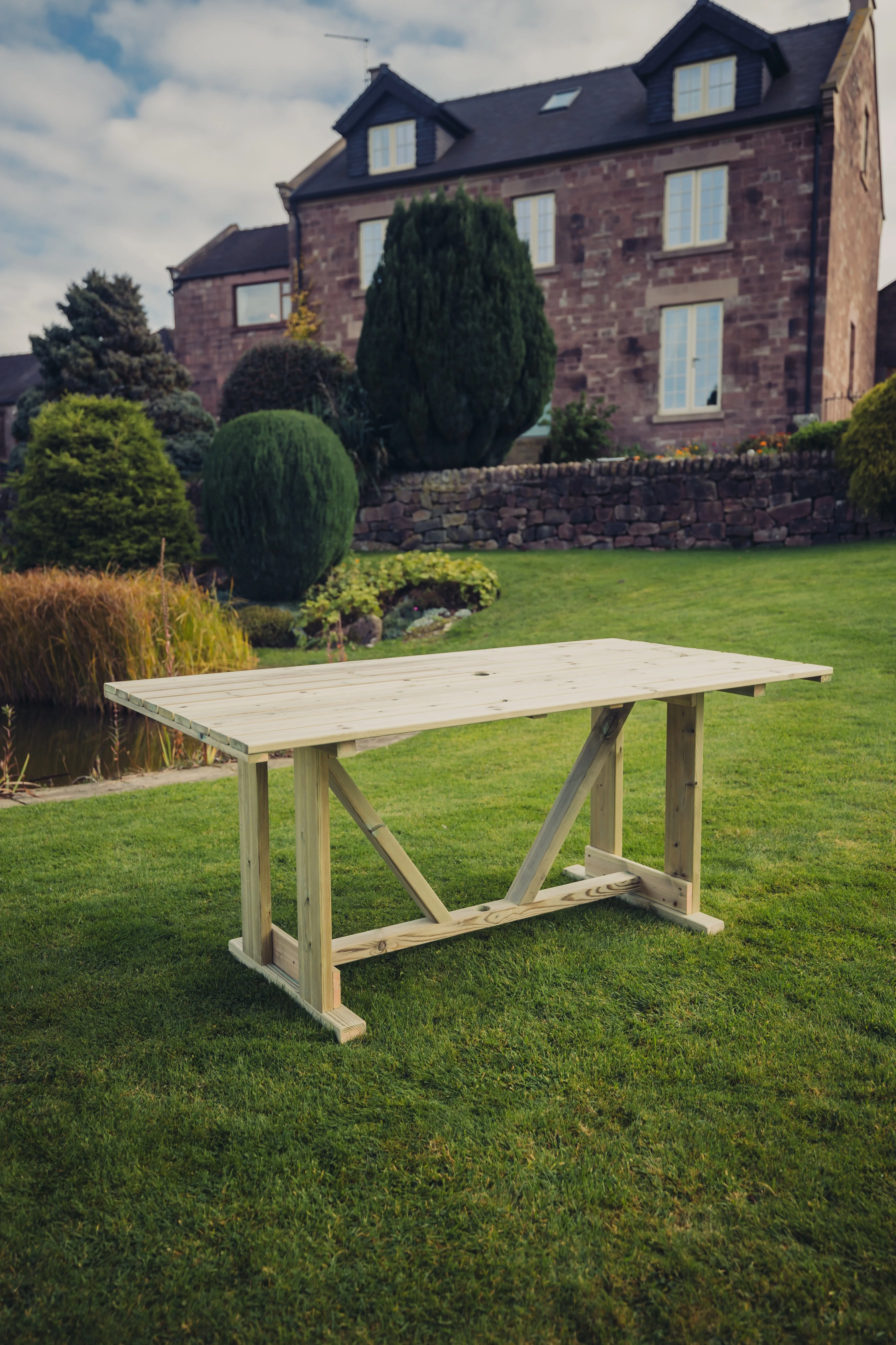 Clover Garden Table by Churnet Valley - CL0T01 - Image 3