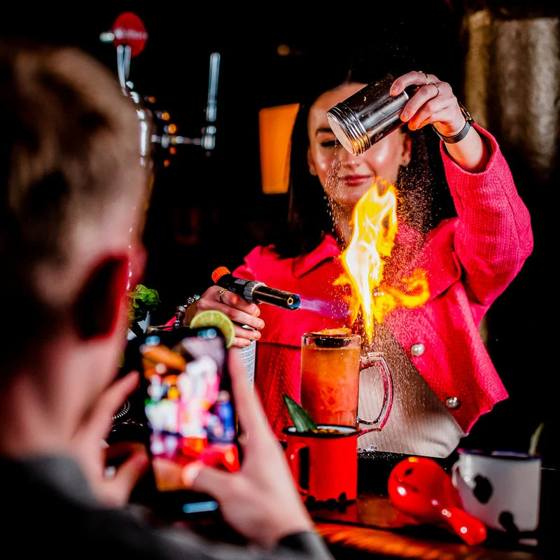 Cocktail Night Out for Two - Gift Experience - Image 4