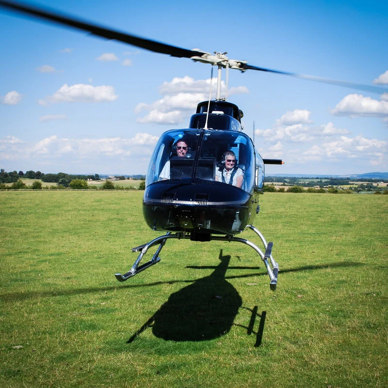 Deluxe Helicopter Flight - Gift Experience - Image 2