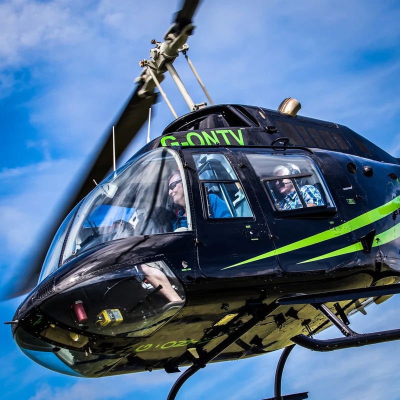 Deluxe Helicopter Flight - Gift Experience - Image 3