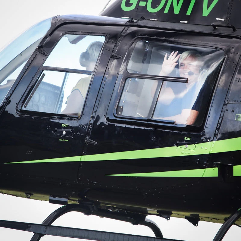 Deluxe Helicopter Flight - Gift Experience - Image 4