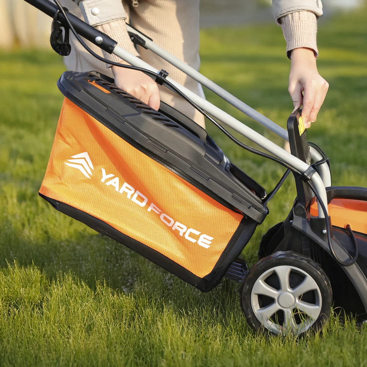 Electric Lawnmower 32cm By Yard Force - 1200W - Image 7