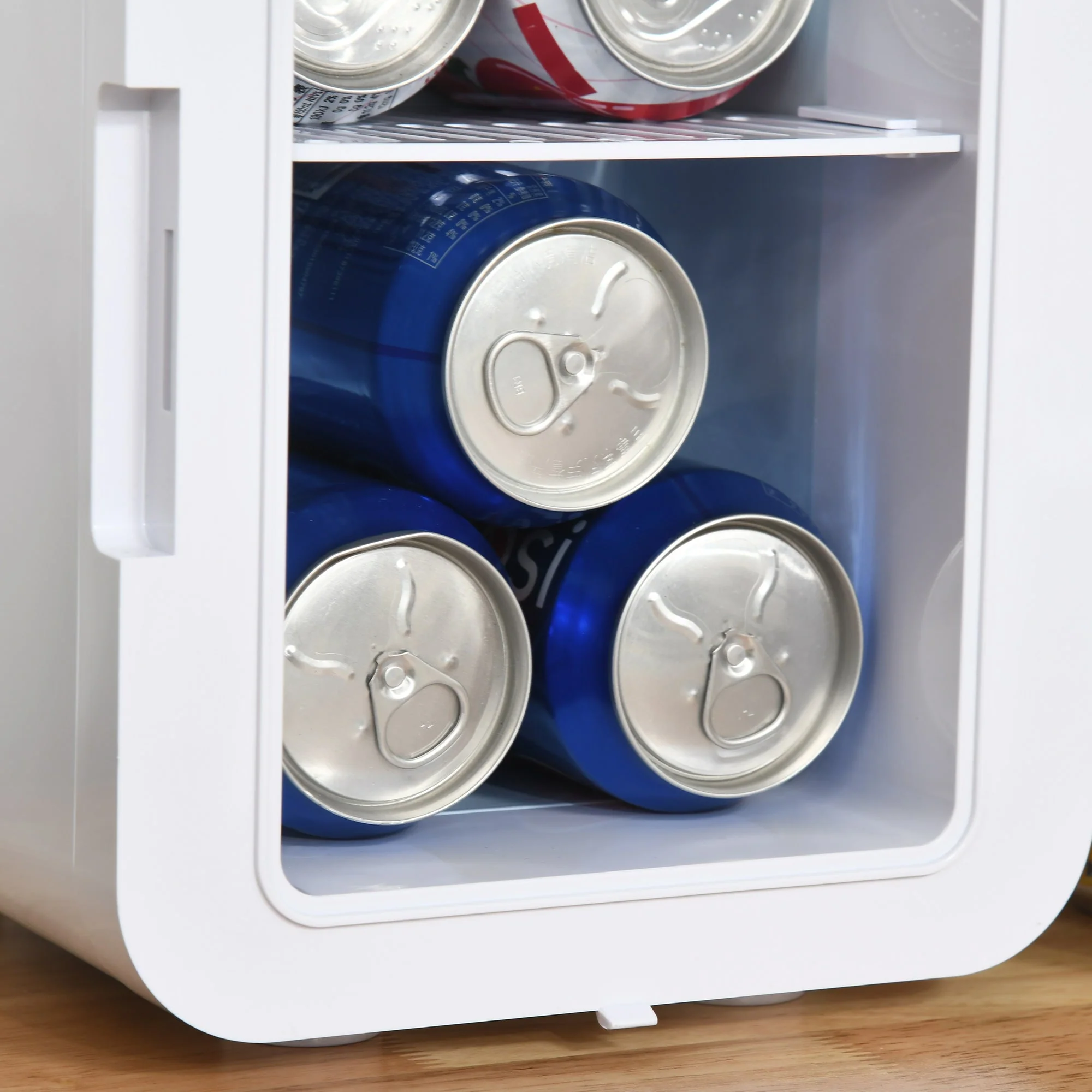 Homcom 4 L/6 Can Mini Fridge - Image 9