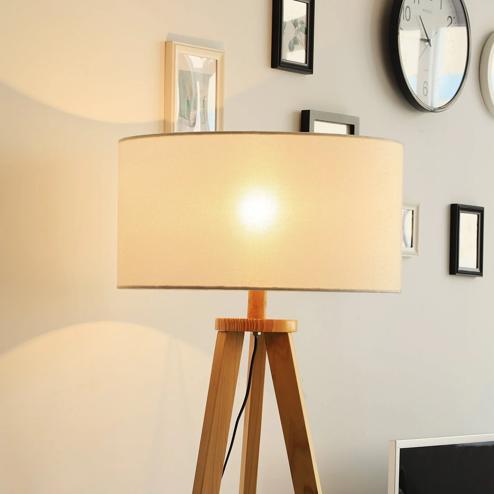 Homcom Free Standing Tripod Floor Lamp Bedside Light Reading Light With Storage Shelf Linen Shade For Living Room Bedroom - Image 7