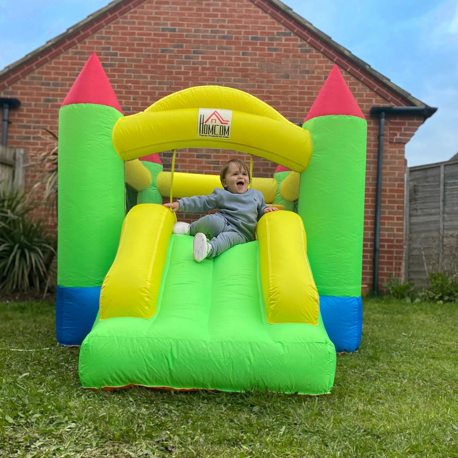 Homcom Nylon Inflatable Bouncy Castle Multi-Colour - Image 2
