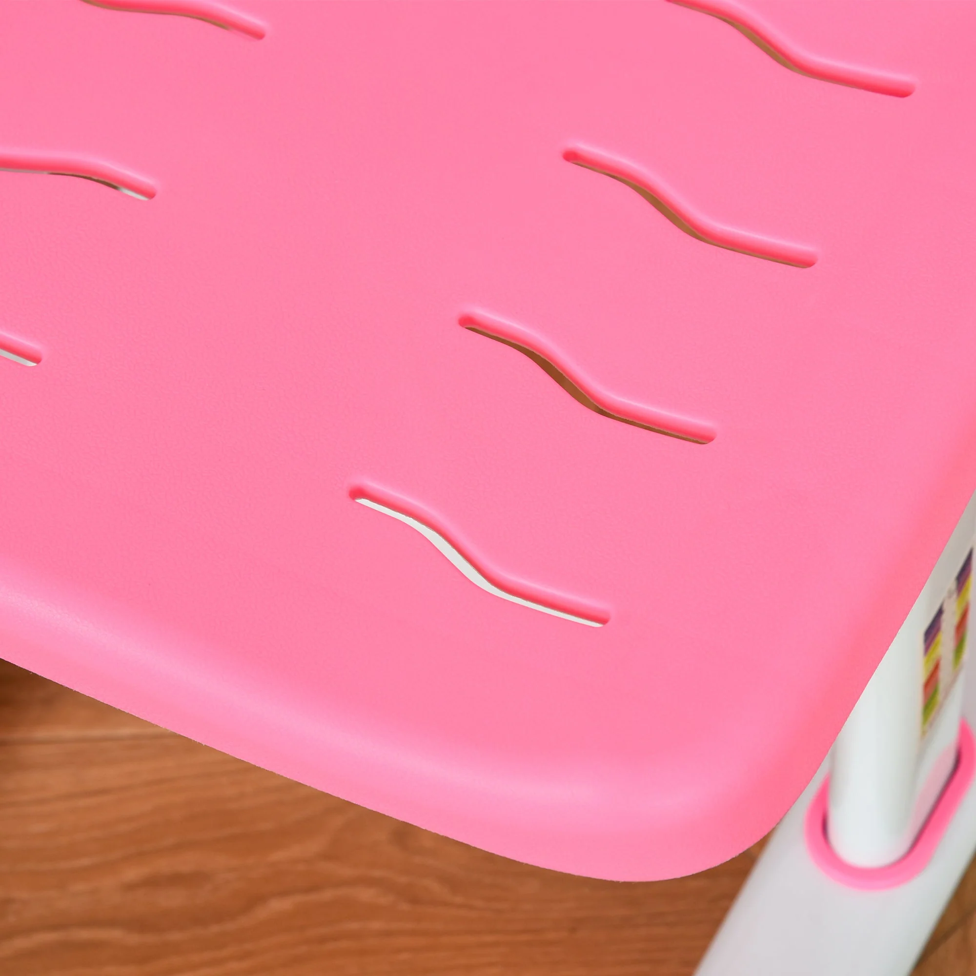 Kids Desk and Chair Set - Image 9
