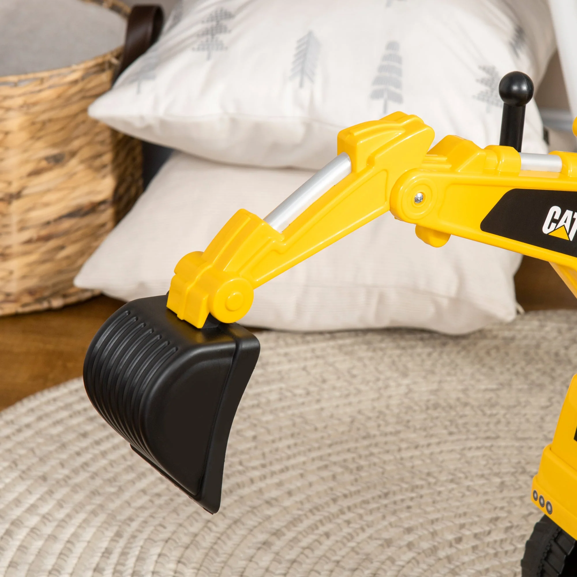 Licensed CAT Kids Ride on Digger Excavator with Manual Bucket - Image 8