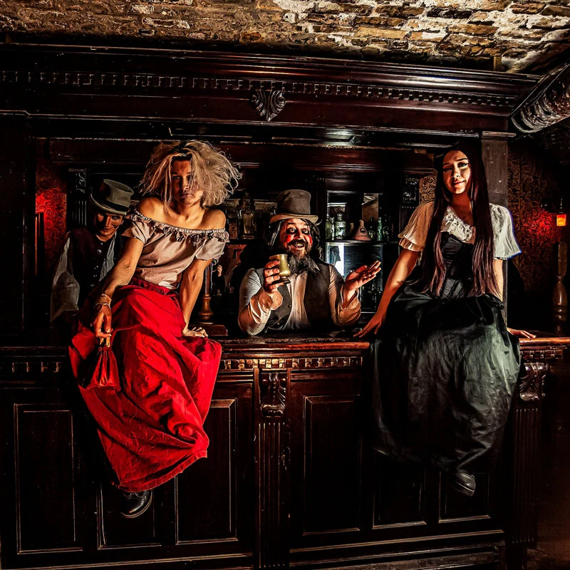 London Bridge and London Tombs - Gift Experience for Two - Image 3