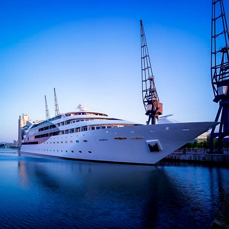 One Night Luxury Escape With Breakfast - Gift Experience For Two - Image 3