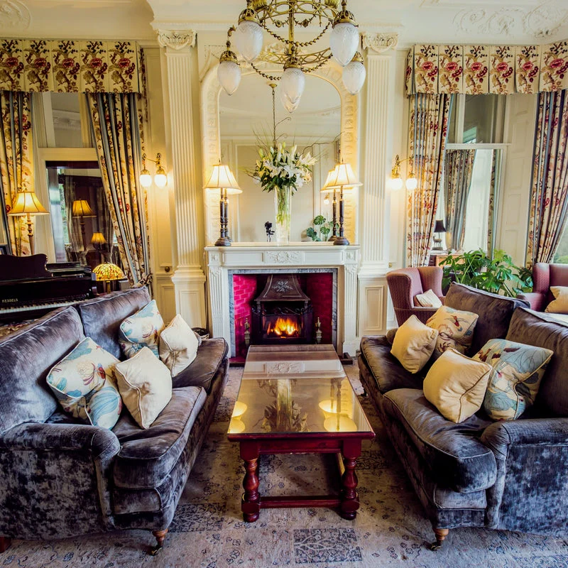 One Night Luxury Escape With Breakfast - Gift Experience For Two - Image 4