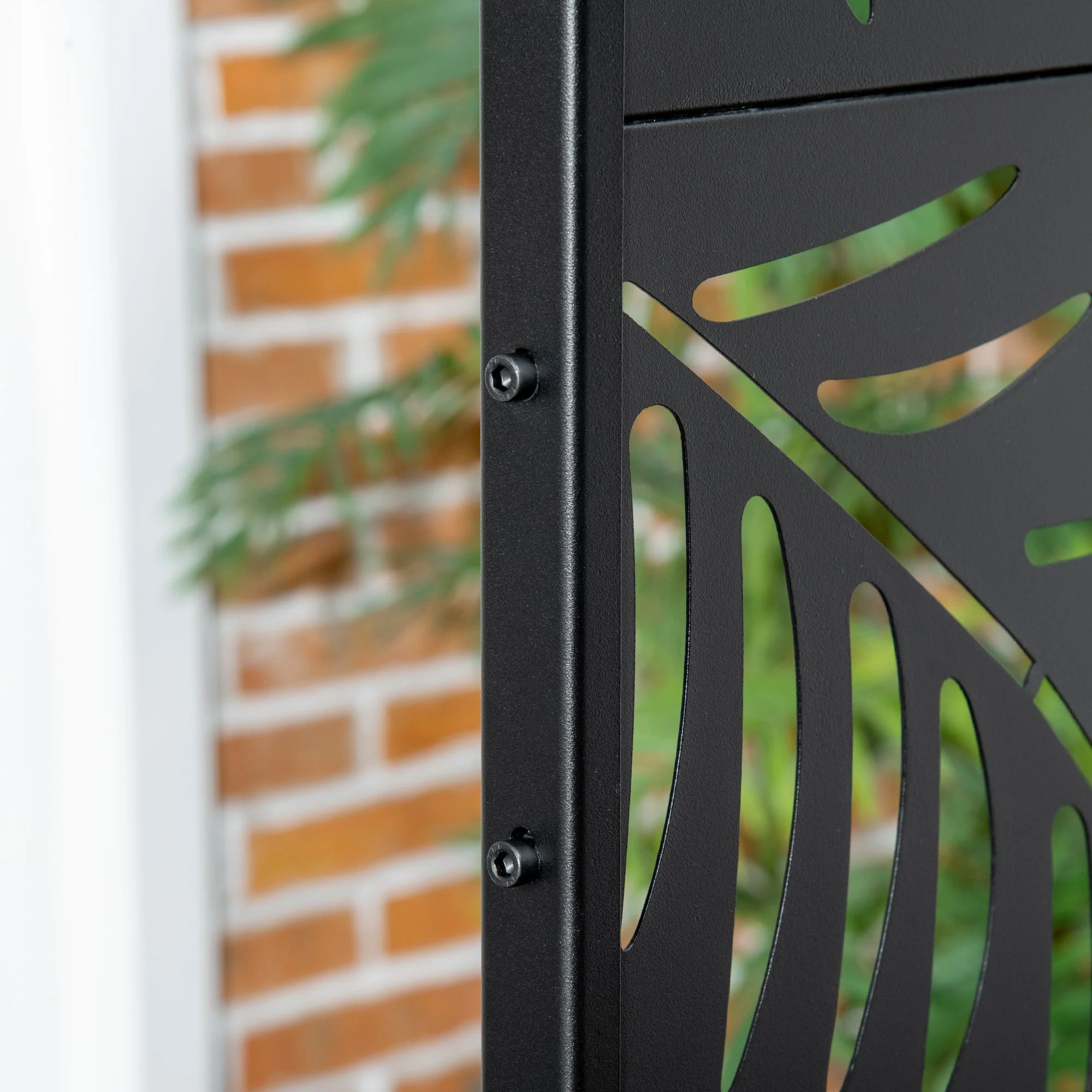 Outdoor Privacy Screen with Stand and Ground Stakes - Image 8