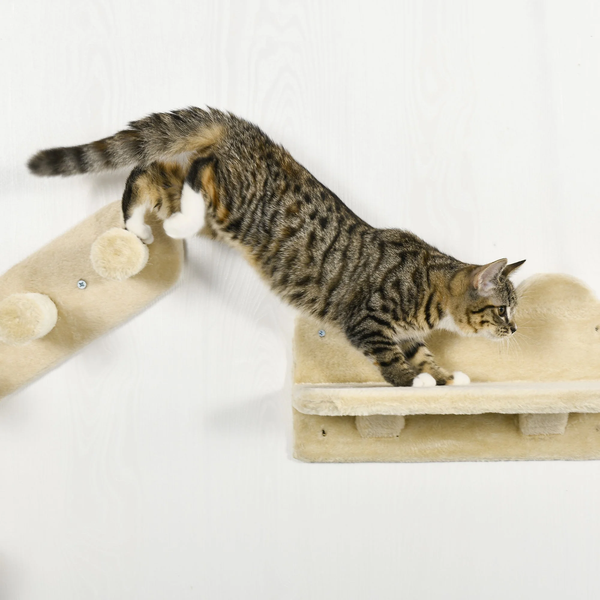 PawHut 4PCs Wall-Mounted Cat Shelves w/ Scratching Post - Image 9
