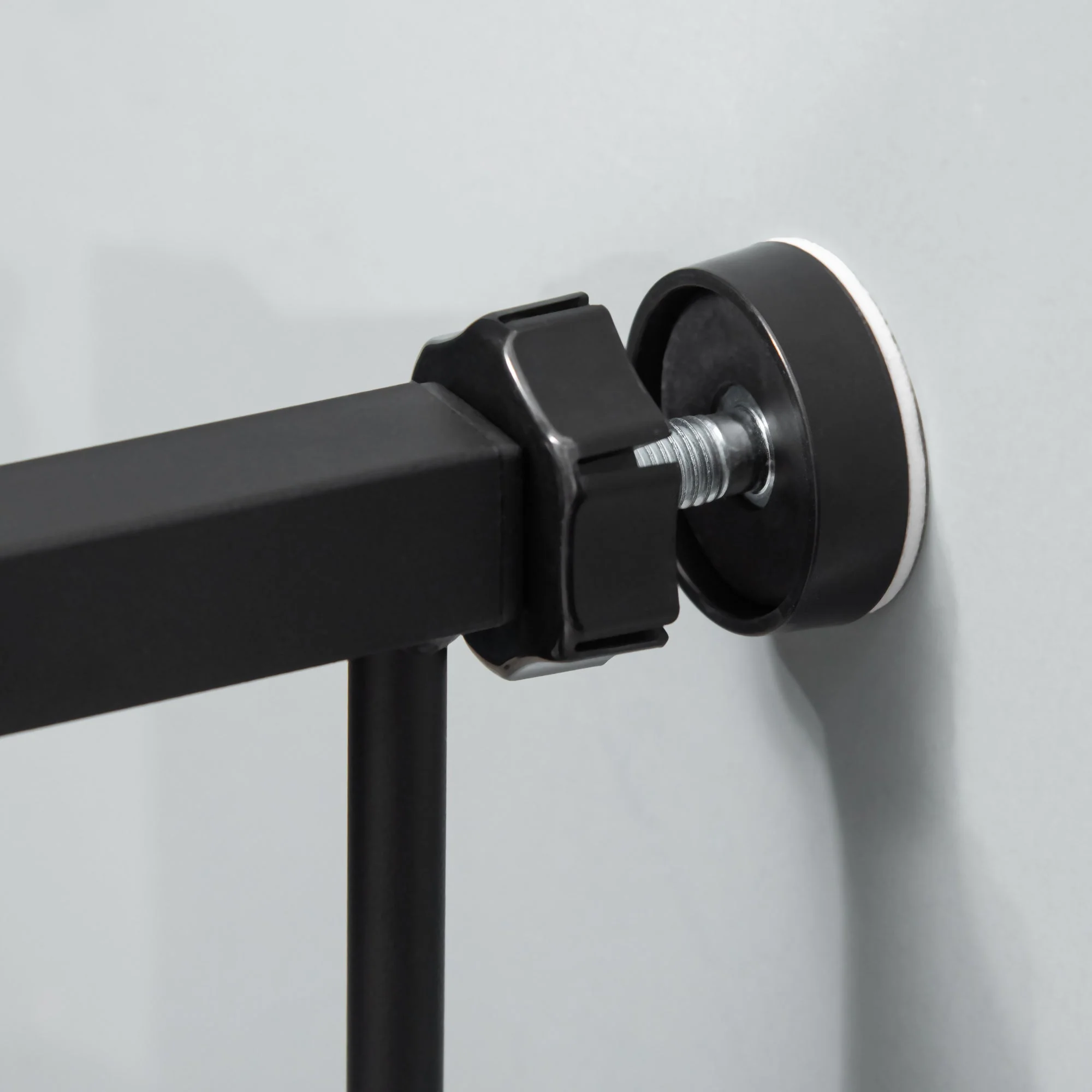 PawHut Pressure Fit Safety Gate for Doorways and Staircases - Image 9