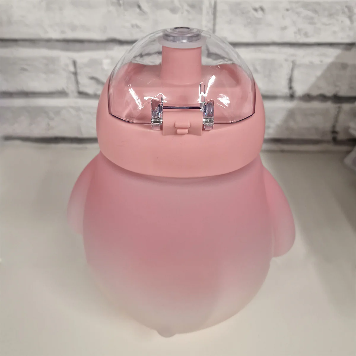 Cute Penguin Flip Top Drinks Bottle Pink 22cm - 1500ml - Image 2