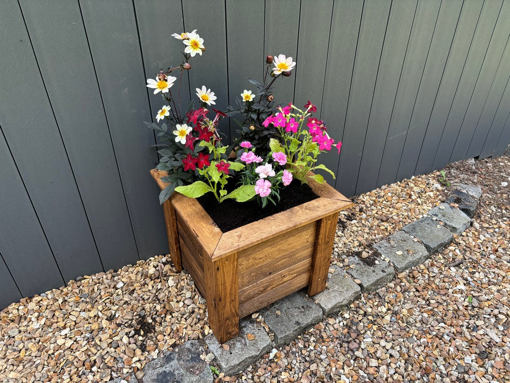 Prestbury Garden Planter by Charles Taylor - Image 4