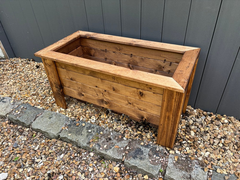Prestbury Garden Planter by Charles Taylor - Image 2