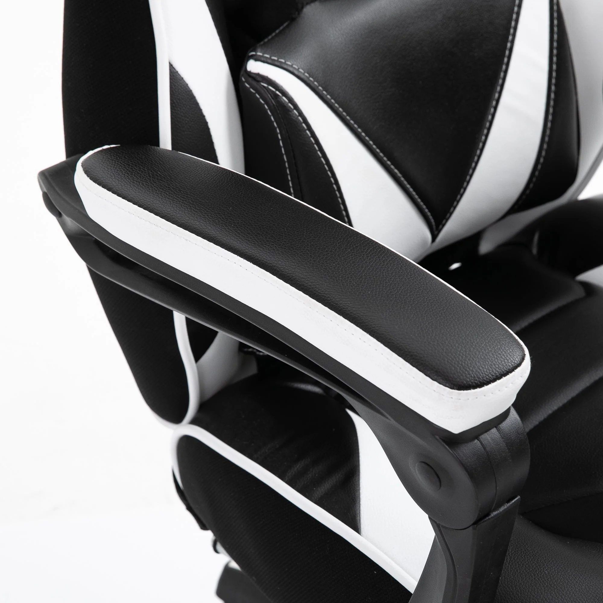 Vinsetto Racing Gaming Chair with Footrest - Image 9