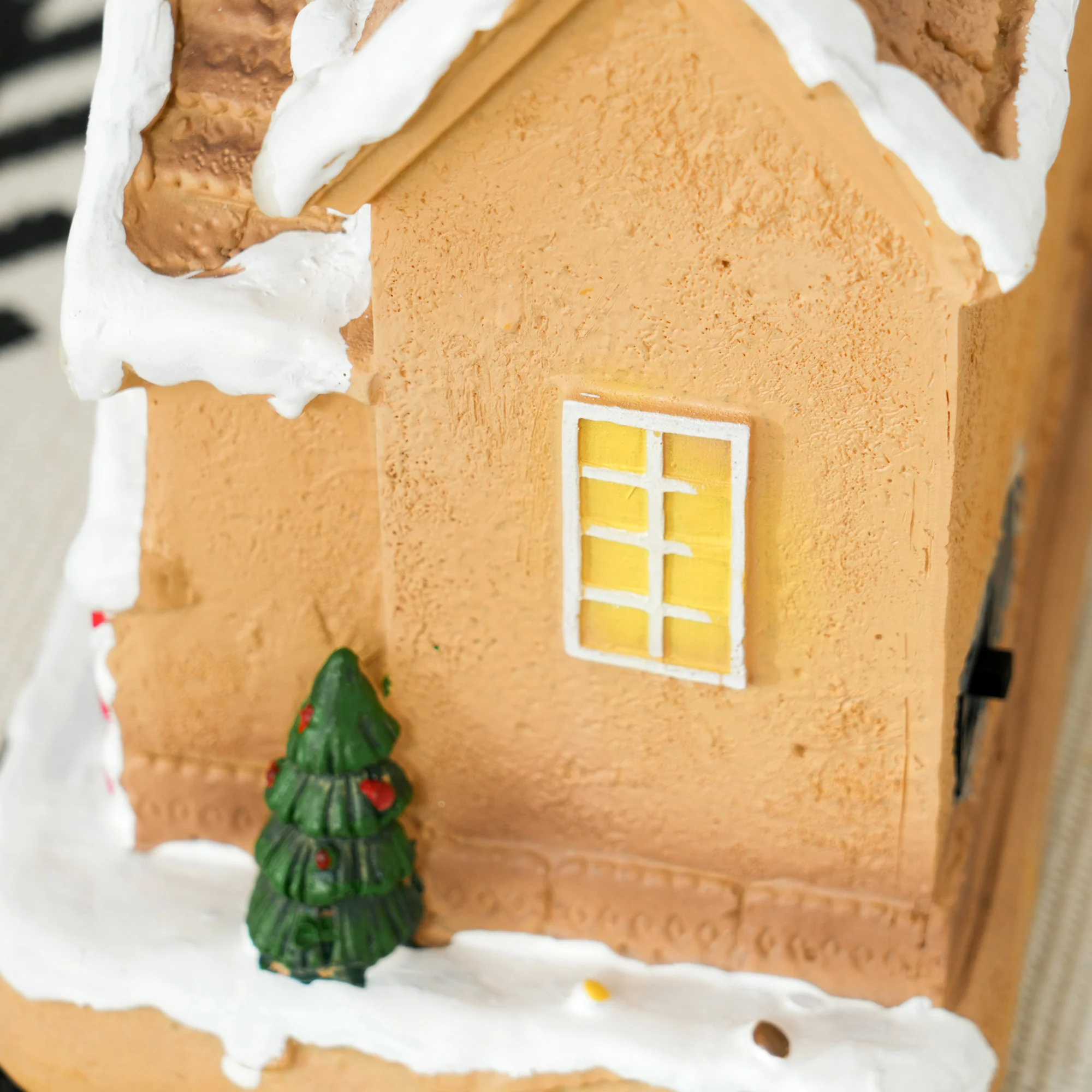 Gingerbread House Miniature Christmas Scene - 22.5cm - Image 9