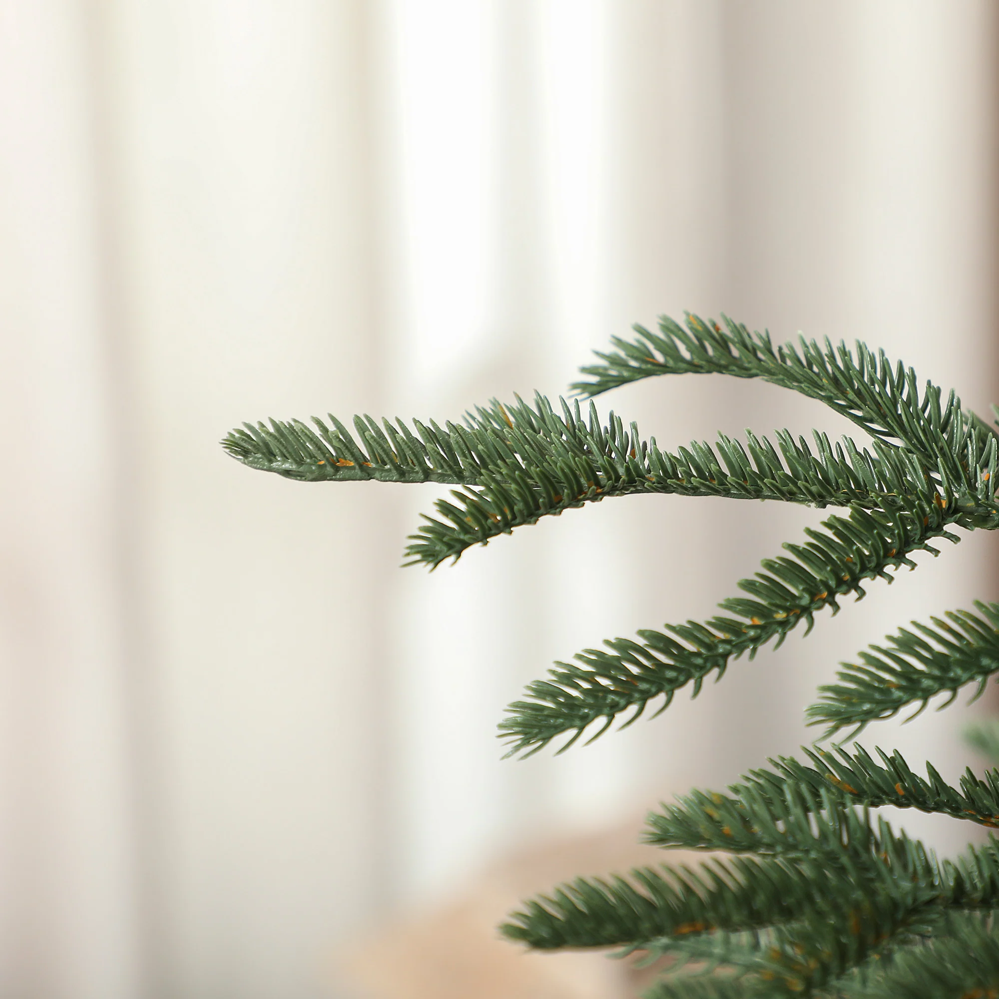 6ft Full Spruce Christmas Tree Artificial -  1814 Tips - Image 9