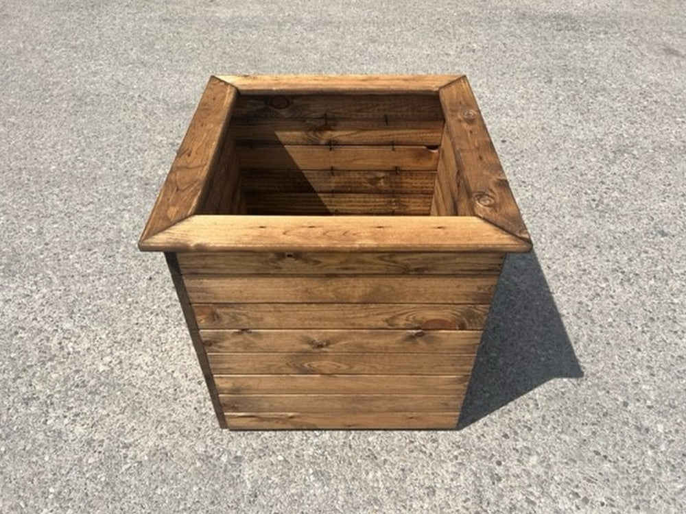Windsor Garden Planter by Charles Taylor - Image 3